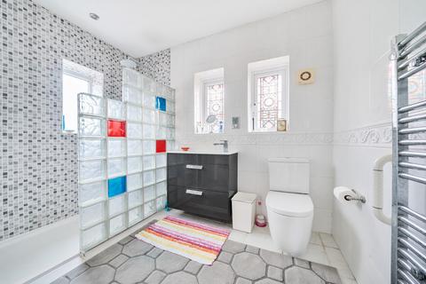 6 Barnfield Gardens, Kingston Upon Thames, KT2 5RJ