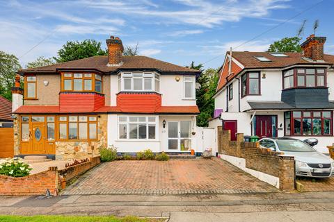 3 bedroom semi-detached house for sale, Chingford E4