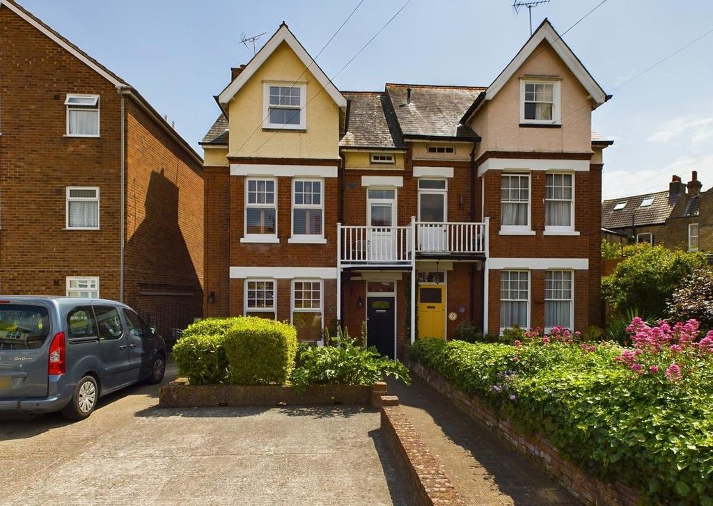 Ramsgate Road, Broadstairs, CT10 2 bed for sale £350,000