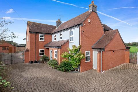 Grove End Bath Road, Broomhall, Worcester, WR5 3HS