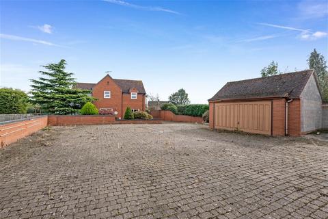 Grove End Bath Road, Broomhall, Worcester, WR5 3HS