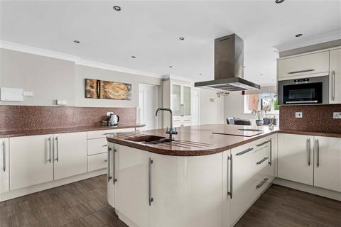 Grove End Bath Road, Broomhall, Worcester, WR5 3HS