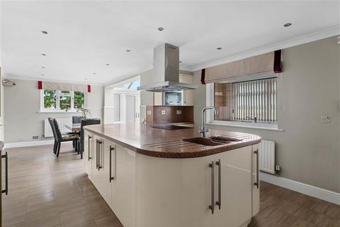 Grove End Bath Road, Broomhall, Worcester, WR5 3HS