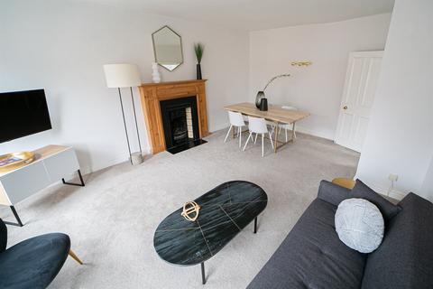 2 bedroom flat to rent, London W1U