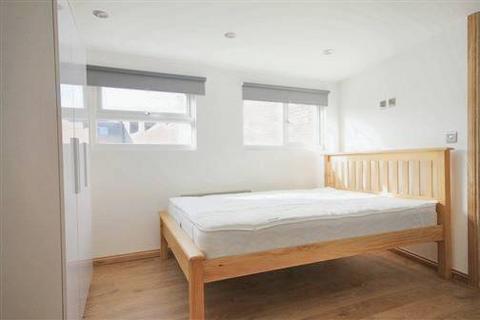 2 bedroom flat to rent, Falconars Court, Newcastle upon Tyne NE1
