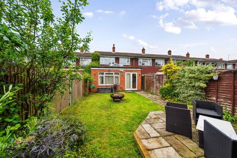 8 Turks Close, Uxbridge, UB8 3JH