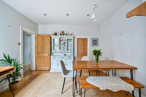 13 Hawks Road, Kingston Upon Thames, KT1 3DS