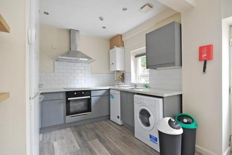 5 bedroom flat share to rent, at Sheffield, 18a , Newbould Lane S10