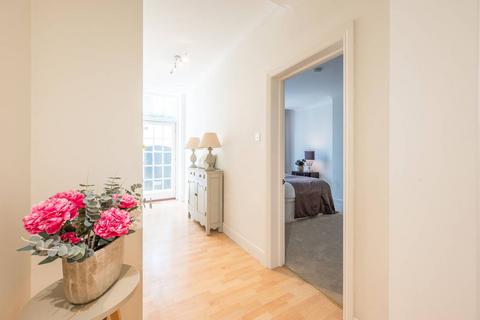 3 bedroom flat to rent, Westbourne Terrace, Bayswater, London, W2