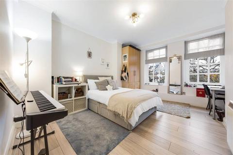 2 bedroom flat to rent, Erasmus Street, Westminster, London, SW1P