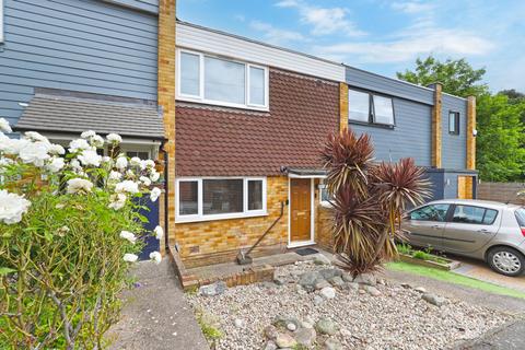 7 Andrews Close, Buckhurst Hill, IG9 5BL