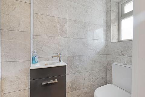 7 Andrews Close, Buckhurst Hill, IG9 5BL