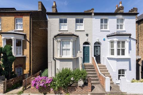 3 bedroom terraced house for sale, Henslowe Road, East Dulwich, London, SE22