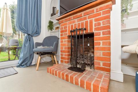 2 bedroom terraced house for sale, Storrington Close, Chichester, West Sussex