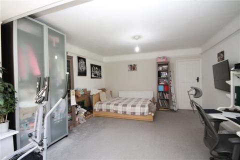 29 Great Tattenhams, Epsom, KT18 5RF