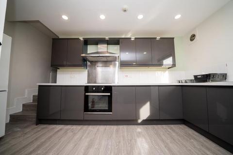 4 bedroom flat share to rent, Broomhall Street S3