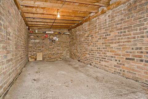 Garage for sale, Garage Orchard Brae Gardens