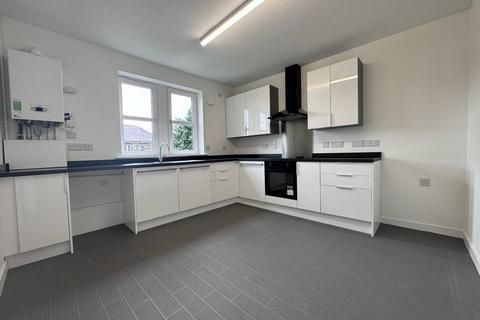 4 bedroom flat to rent, Woodside Road, Raploch, Stirling, FK8