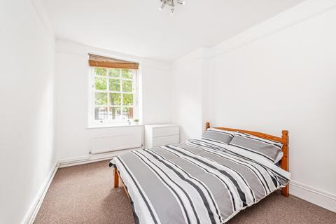 2 bedroom flat to rent, Scott Ellis Gardens London NW8