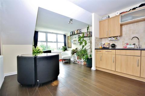 2 bedroom apartment for sale, Claremont Avenue, Woking, Surrey, GU22