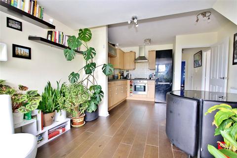 2 bedroom apartment for sale, Claremont Avenue, Woking, Surrey, GU22