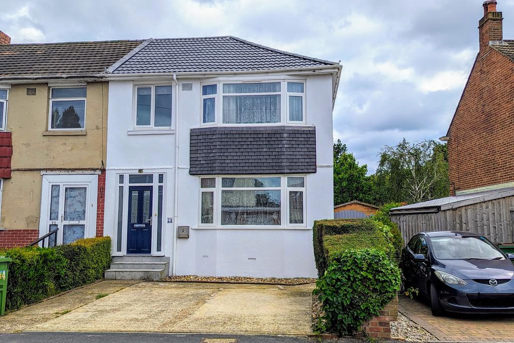 HIGHFIELD AVENUE, FAREHAM 3 bed end of terrace house for sale £350,000