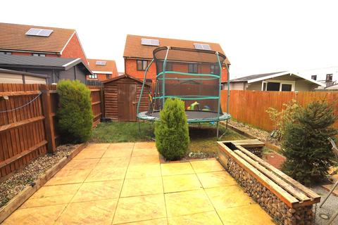 3 bedroom semi-detached house for sale, Lapwin Close, East Tilbury, Essex, RM18