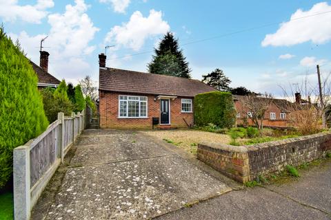 1 bedroom bungalow to rent, Acland Avenue, Colchester, CO3