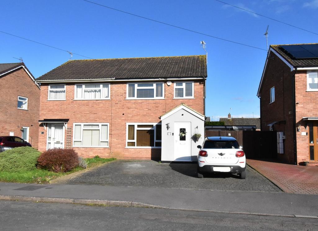 Knights Way Tewkesbury Gl20 3 Bed Semi Detached House For Sale £320000