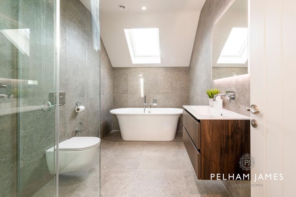 Family Bathroom, The Long Barn, Whitwell