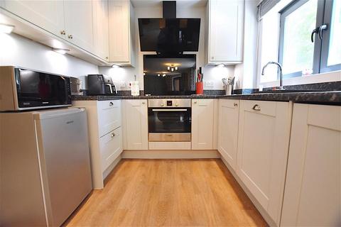 37, Pollard Court Basin Road, Worcester, WR5 3GB