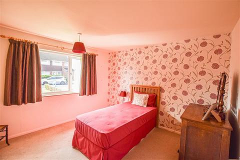 15 Montreal Close, Lower Wick, Worcester, WR2 4DZ