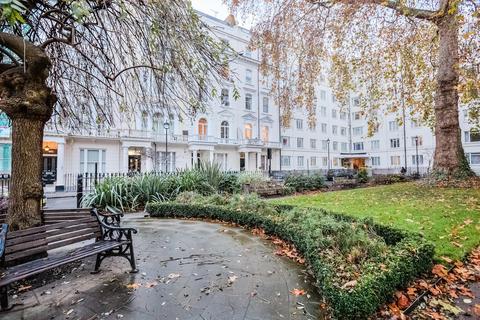 2 bedroom apartment to rent, London W2
