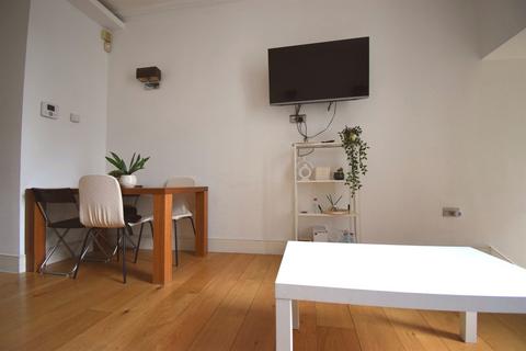 2 bedroom apartment to rent, London W2
