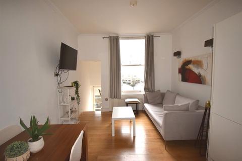 2 bedroom apartment to rent, London W2