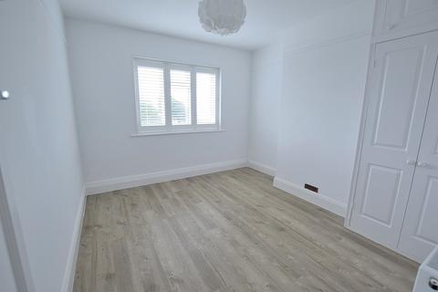 2 bedroom flat to rent, Cliff Crescent, Marine Drive, Barton On Sea, New Milton, Hampshire. BH25 7EB