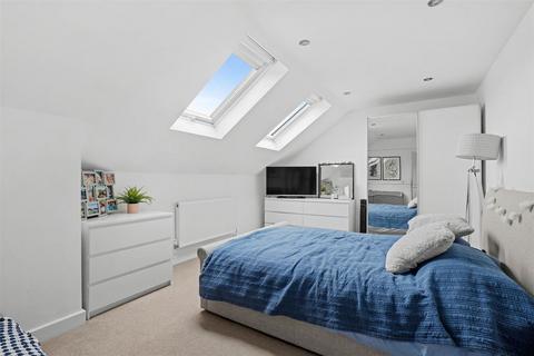 Apartment 3, 4 Cavalier Crescent, Worcester, WR5 3FX