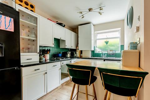 2 bedroom flat for sale, Knowle, Bristol BS4