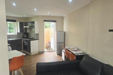1 bedroom flat to rent, Dors Close, London, NW9