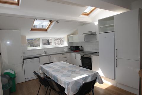 6 bedroom terraced house to rent, Salcombe Road, Plymouth PL4