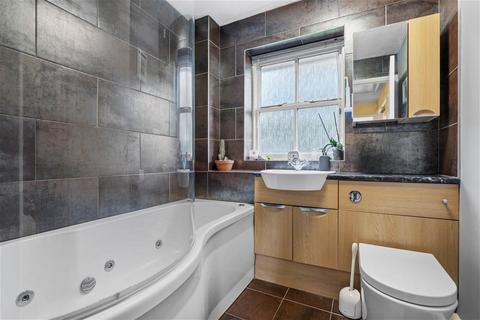 3 Amroth Gardens, Berkeley Beverborne, Worcester, WR4 0EP