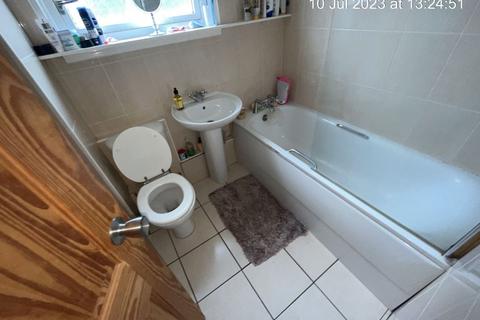 2 bedroom terraced house for sale, Strathcona Place, Glasgow G75