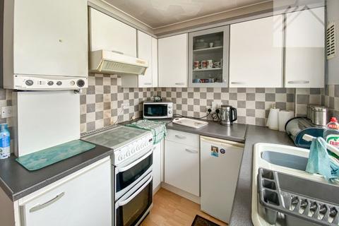 2 bedroom bungalow for sale, Lottem Road, Canvey Island