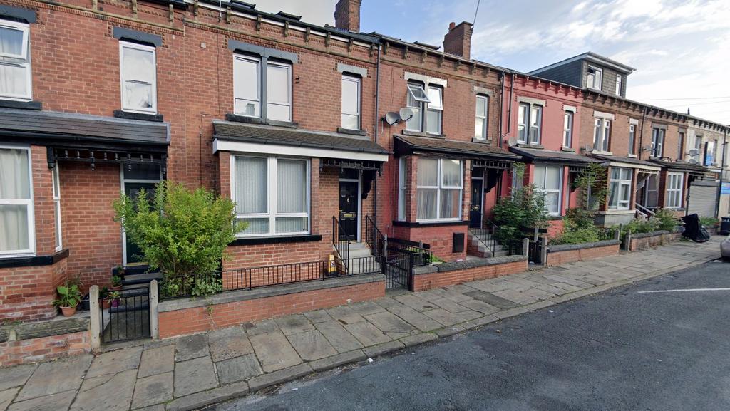 Markham Avenue, Leeds, LS8 2 bed terraced house £795 pcm (£183 pw)
