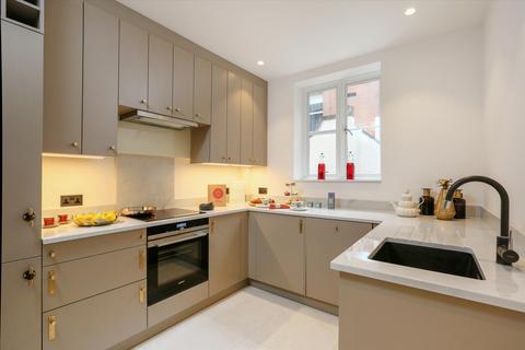 1 bedroom flat to rent, South Audley Street, Mayfair, London, W1K.