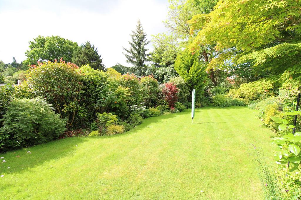 Pickhurst Park, Bromley, BR2 3 bed semidetached house for sale £750,000