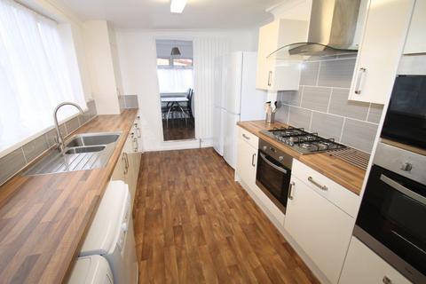 6 bedroom terraced house to rent, North Road West, Plymouth PL1