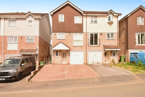 3 bedroom townhouse for sale, Holne Chase, Plymouth PL6