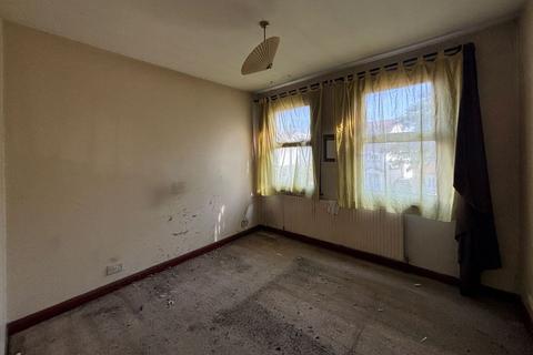 2 bedroom end of terrace house for sale, 72 Upper Sutton Lane, Hounslow, Middlesex, TW5 0PT