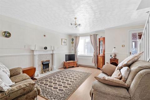 4 bedroom semi-detached house for sale, Truro Gardens, Worcester